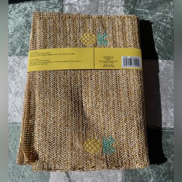 NWT Straw Weaved Tan Table Runner with Pineapple Embroidery - Picture 2 of 4